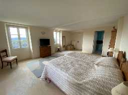 Beautiful renovated Bearnaise Farmhouse with Exceptional Views of the Pyrenees Mountains